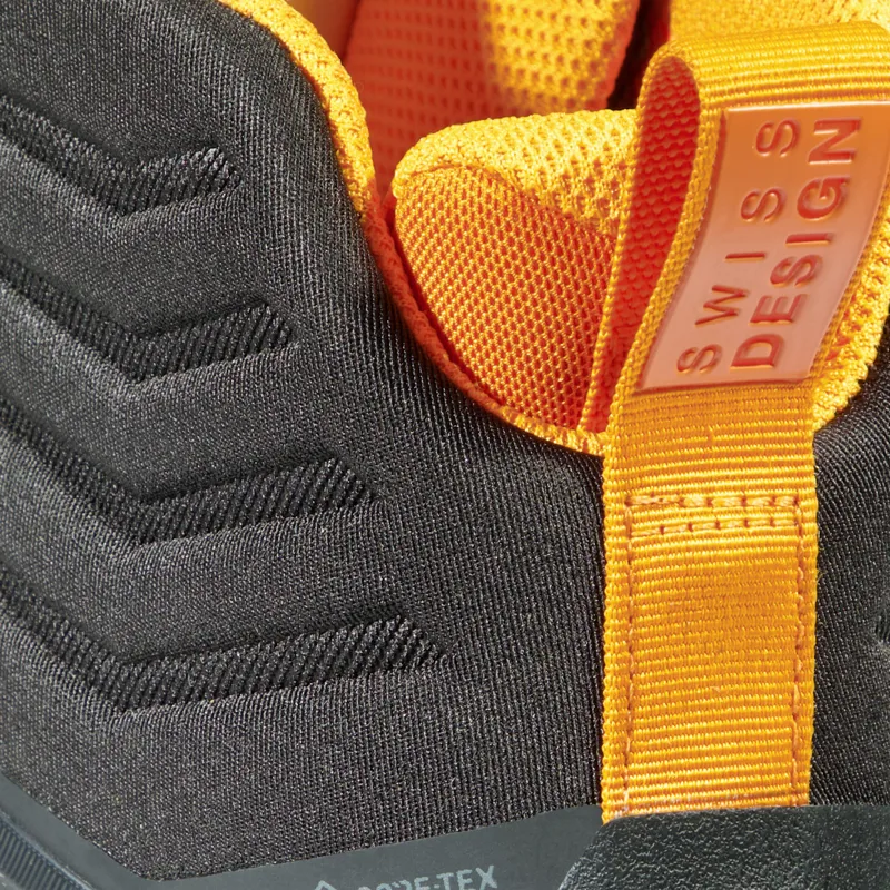 Mammut Sapuen GTX High-Ankle Hiking Boots in Black/Dark Radiant-8