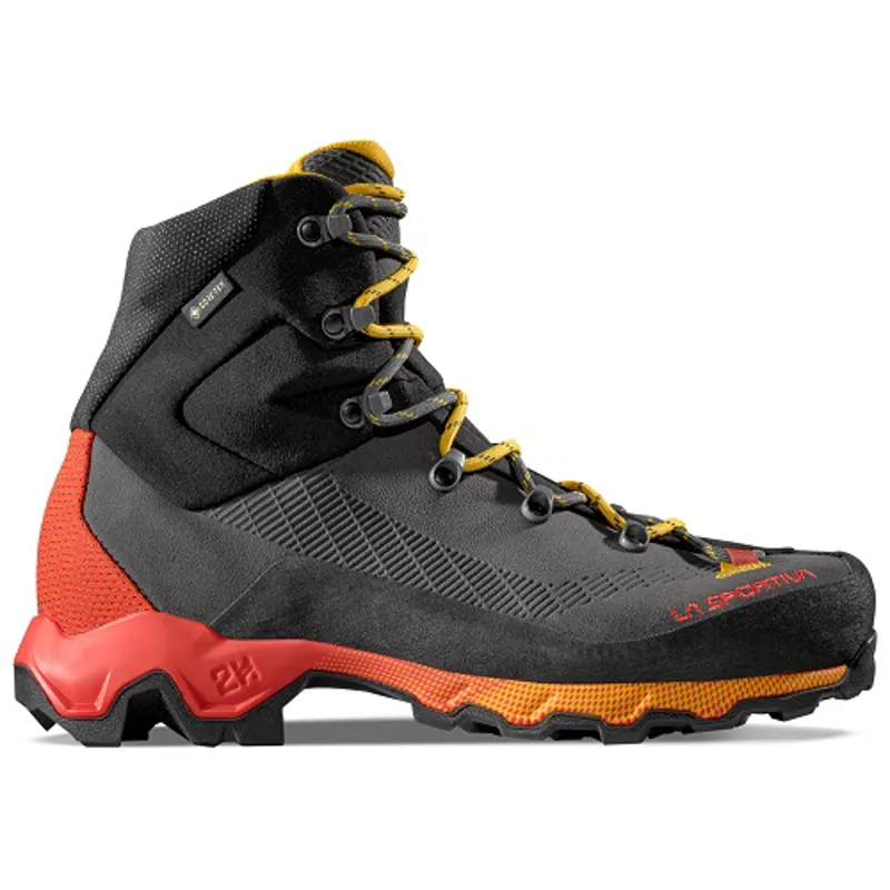 La Sportiva Aequilibrium Trek GTX Mens